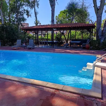 Farran 1 Villa Loukissia