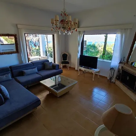 Farran 1 Villa Loukissia